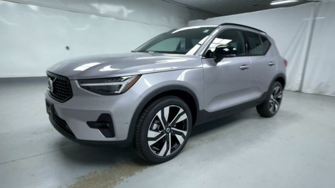 New 2026 Volvo XC40 B5 Ultra w/ Climate Package image 18