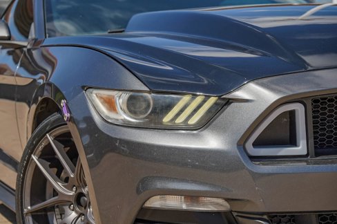 Used 2017 Ford Mustang Coupe image 4