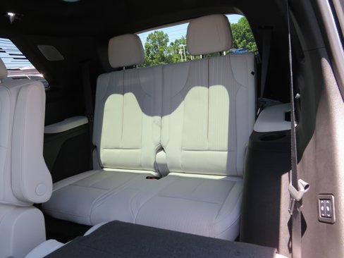 New 2026 Cadillac Vistiq Sport w/ LPO, Floor Liner Package image 14