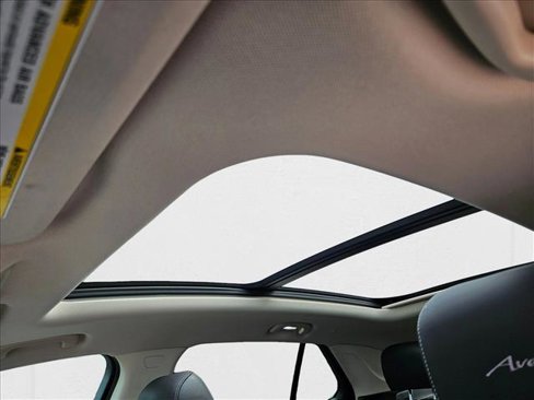 Used 2023 Buick Envision Avenir image 17