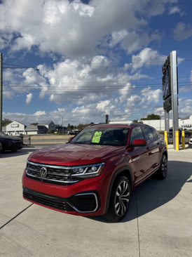 Used 2022 Volkswagen Atlas Cross Sport SEL Premium R-Line image 2