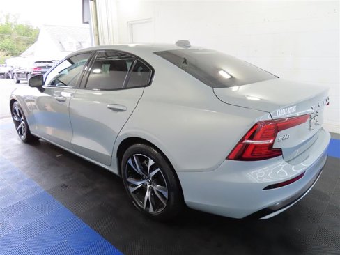 Used 2025 Volvo S60 B5 Core image 11