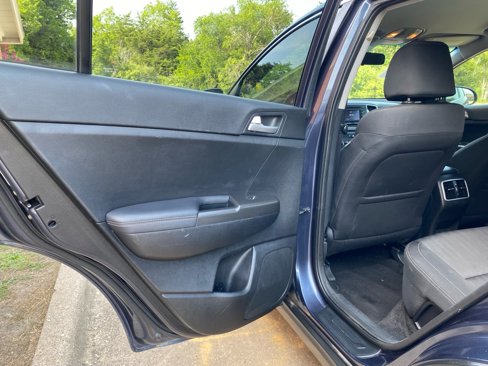 Used 2019 Kia Sportage LX image 9