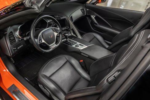 Used 2019 Chevrolet Corvette Z06 w/ Z07 Performance Package image 2