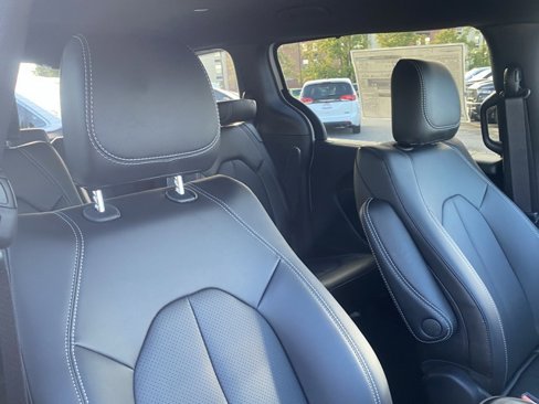 New 2026 Chrysler Voyager LX image 29
