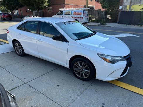 Used 2017 Toyota Camry SE image 8
