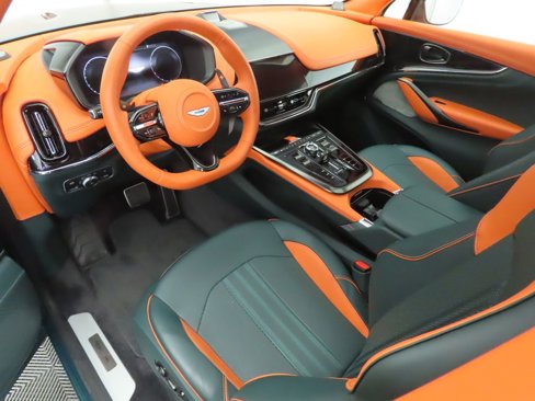 Used 2025 Aston Martin DBX 707 image 9