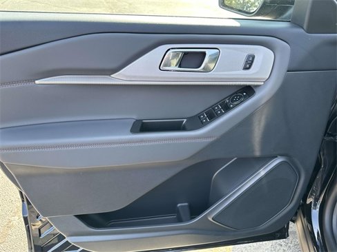 New 2025 Ford Explorer Active image 16