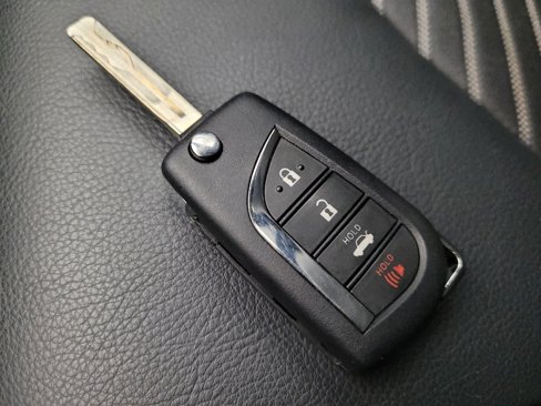 Used 2022 Toyota Camry SE image 32