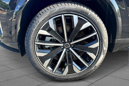 New 2026 Volvo XC90 B6 Plus w/ Protection Package Premier image 15