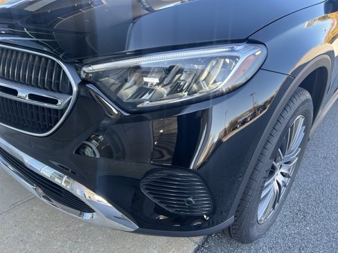 Certified 2025 Mercedes-Benz GLC 300 image 4