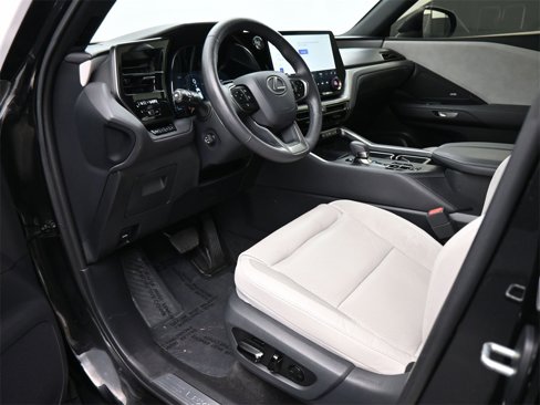 Used 2024 Lexus TX 350 FWD image 2