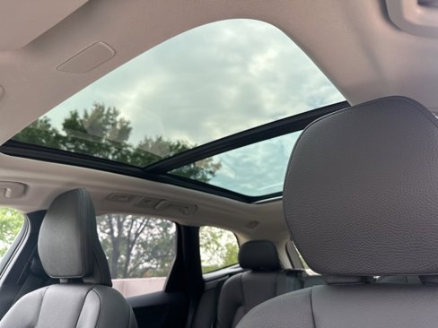 Certified 2025 Volvo XC60 B5 Plus image 18