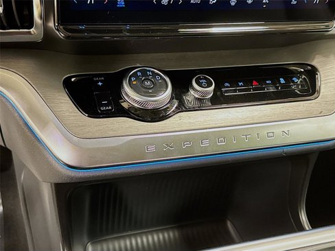 New 2025 Ford Expedition Max Platinum image 16