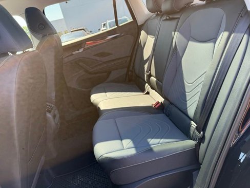 Certified 2025 Volkswagen Tiguan SE image 27