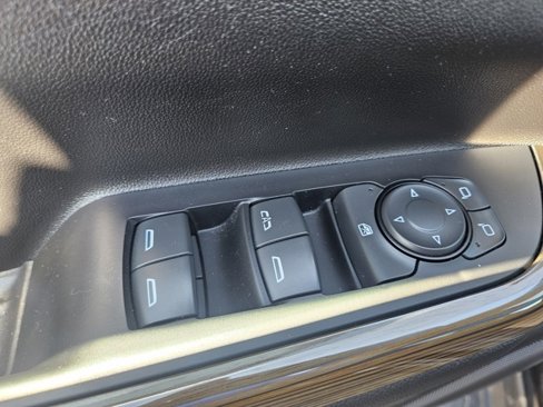Certified 2023 GMC Acadia SLE w/ Driver Convenience Package image 21