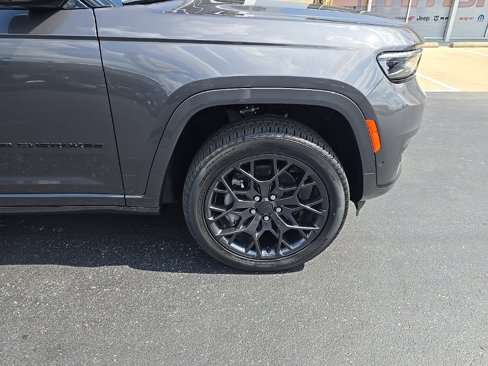 New 2025 Jeep Grand Cherokee L Summit image 10