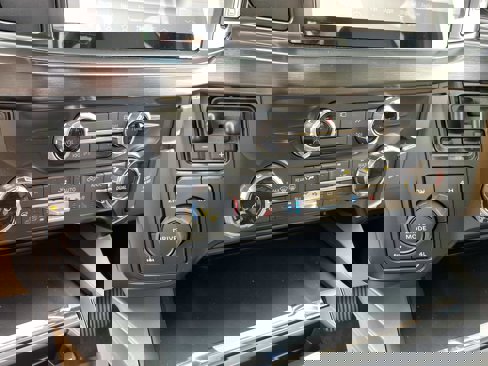 New 2026 Ford F250 4x4 Crew Cab Super Duty image 11