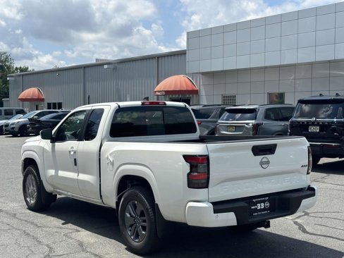 Used 2025 Nissan Frontier SV w/ SV Convenience Package image 4