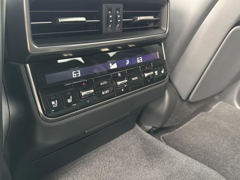 New 2025 Lexus LX 600 4WD w/ Luxury Package image 16