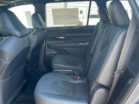 New 2026 Toyota Grand Highlander AWD Hybrid image 18