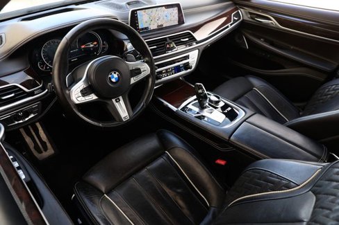 Used 2019 BMW M760i xDrive image 4