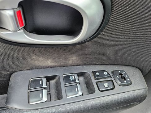Used 2018 Kia Soul image 13
