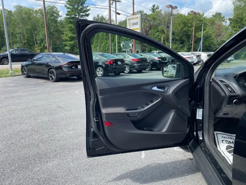 Used 2016 Ford Focus SE w/ Equipment Group 201A image 14