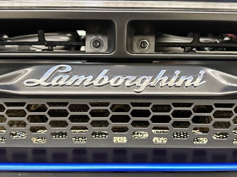 Used 2024 Lamborghini Huracan STO image 15