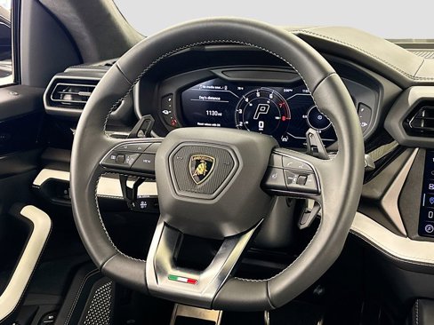 Used 2025 Lamborghini Urus SE image 18