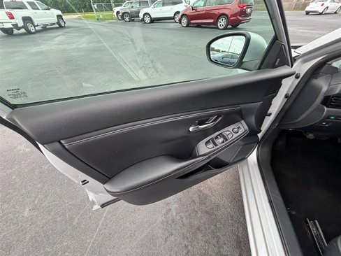 Used 2021 Nissan Sentra SV image 16