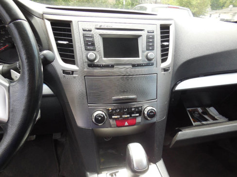 Used 2014 Subaru Outback 2.5i Premium image 12