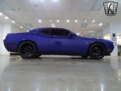 Used 2014 Dodge Challenger R/T image 7
