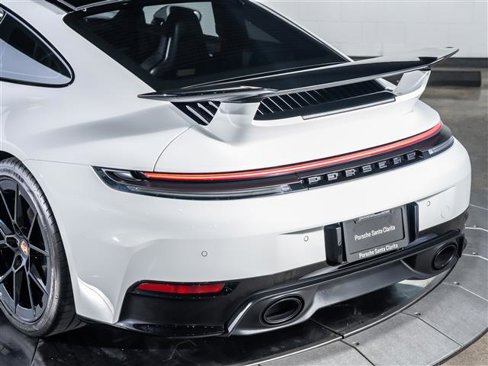 Certified 2025 Porsche 911 Carrera image 32