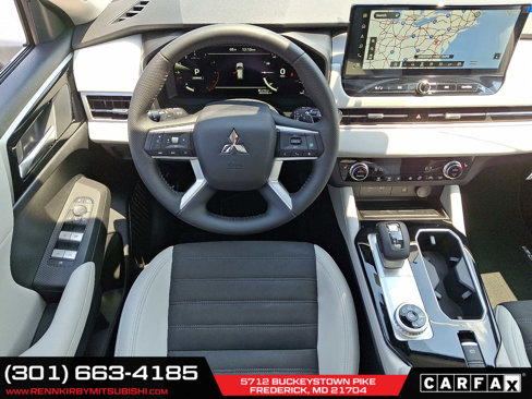 New 2025 Mitsubishi Outlander SE image 11