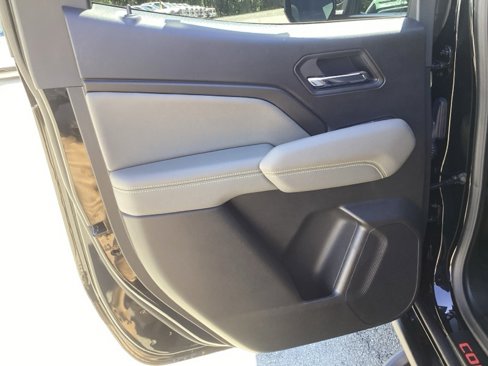 Certified 2025 Chevrolet Colorado ZR2 w/ Midnight Edition image 18
