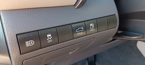 Used 2019 Toyota Camry LE image 9
