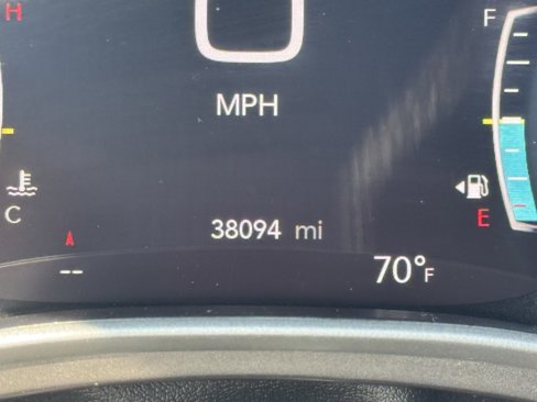 Used 2022 Chrysler Pacifica Touring-L image 36