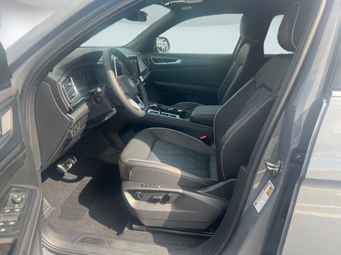 New 2026 Volkswagen Atlas Cross Sport SEL Premium R-Line image 4