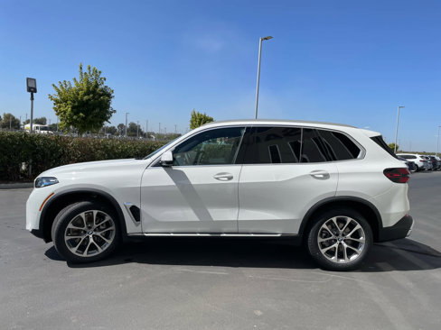 New 2026 BMW X5 xDrive40i w/ Parking Assistance Package image 3