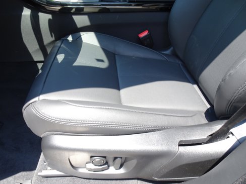 New 2026 Land Rover Range Rover Velar Dynamic SE image 17