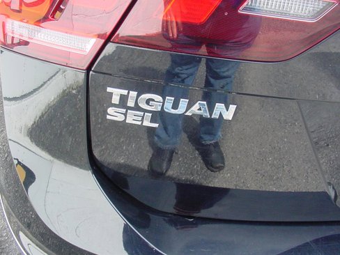 Used 2020 Volkswagen Tiguan SEL w/ 3rd Row Seat Package image 4