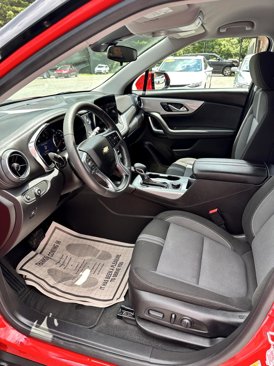 Used 2023 Chevrolet Blazer LT image 9