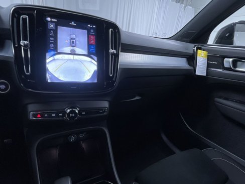 New 2026 Volvo XC40 B5 Ultra w/ Climate Package image 14