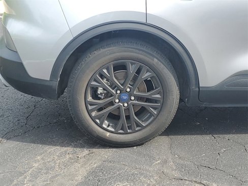 Used 2022 Ford Escape SEL image 5