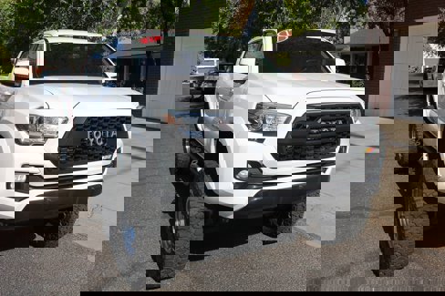 Used 2017 Toyota Tacoma SR5 image 36
