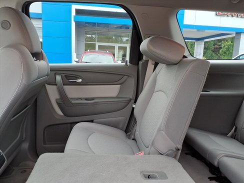 Used 2015 GMC Acadia SLE image 32