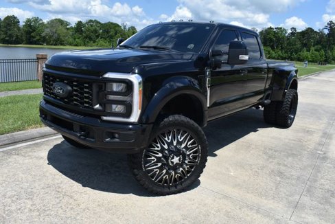 Used 2023 Ford F450 Lariat image 2
