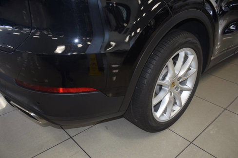 Used 2021 Porsche Cayenne image 13
