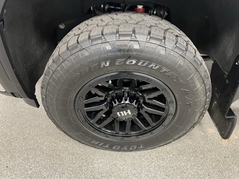 Used 2024 GMC Sierra 3500 SLE w/ SLE Convenience Package image 19
